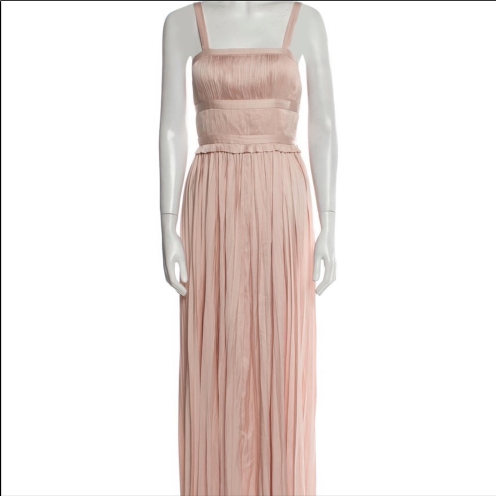 ISO!! Ulla Johnson Imani gown size 4 or 6!!!